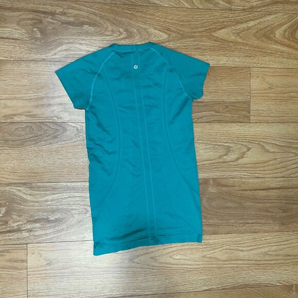 Lululemon, Women's Swiftly Tech Short Sleeve Shirt, Bright Teal - Picture 3 of 5